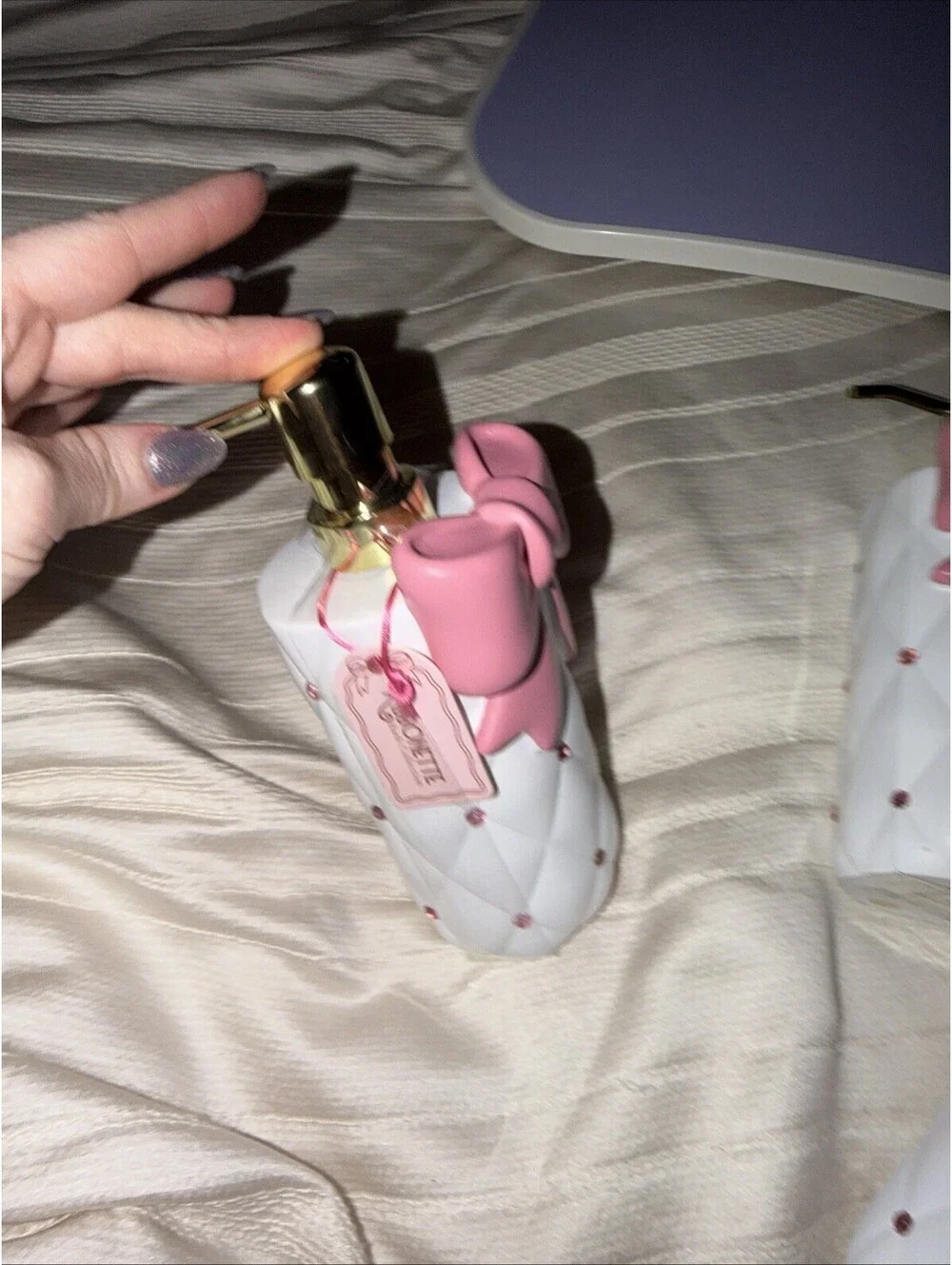 Pink bow W/ Diamonds bathroom set Two Soap Dispensers And A Toothbrush Holder
